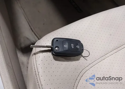 2013 Volkswagen Passat 2.5L Se z USA, uszkodzony, nr VIN 1VWBP7A39DC045767